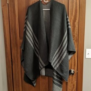BB Dakota Poncho